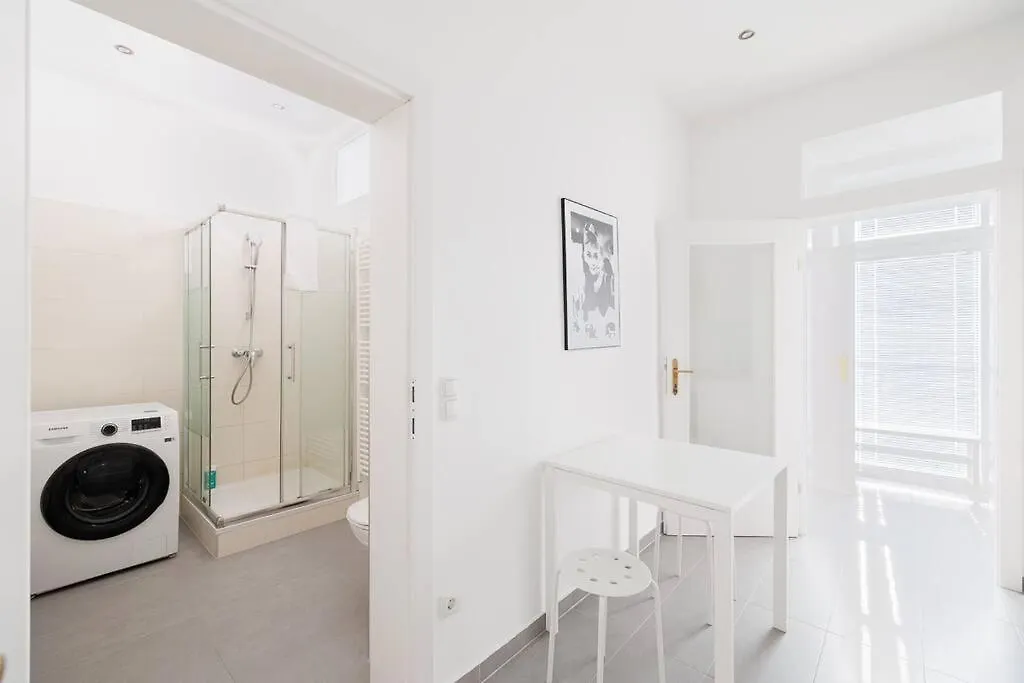 Modern Apartment Near City Center - 2Br, Netflix Vienna