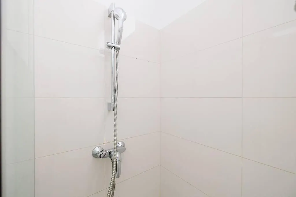 Modern Apartment Near City Center - 2Br, Netflix Vienna 0*,