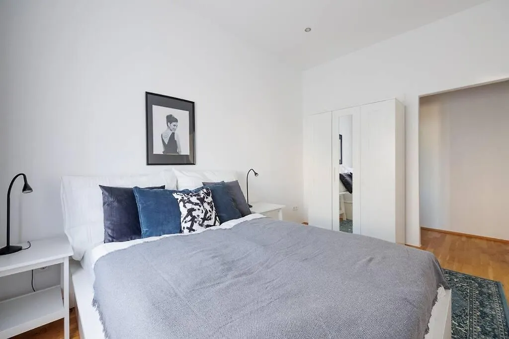 Modern Apartment Near City Center - 2Br, Netflix Vienna Austria