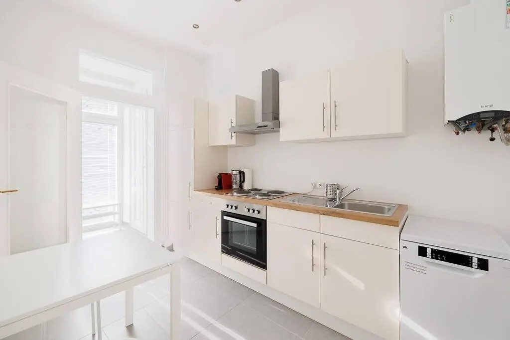 Modern Apartment Near City Center - 2Br, Netflix Vienna