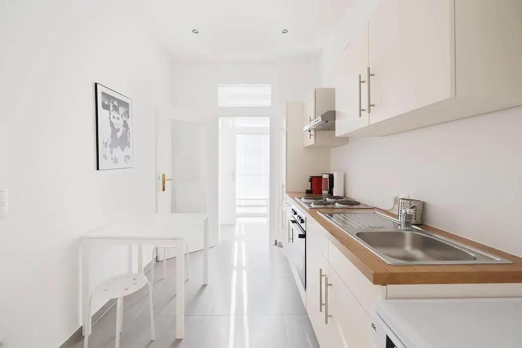 Modern Apartment Near City Center - 2Br, Netflix Vienna