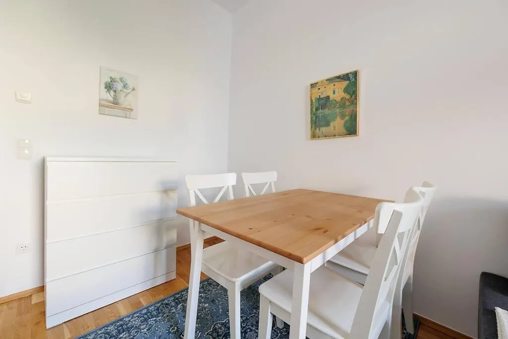 Modern Apartment Near City Center - 2Br, Netflix Vienna