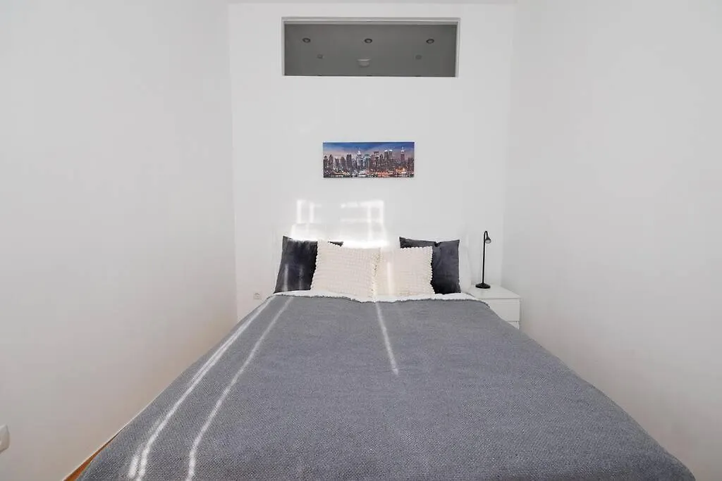 Modern Apartment Near City Center - 2Br, Netflix Vienna 0*,