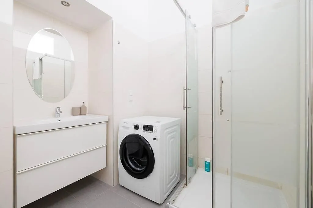 Modern Apartment Near City Center - 2Br, Netflix Vienna